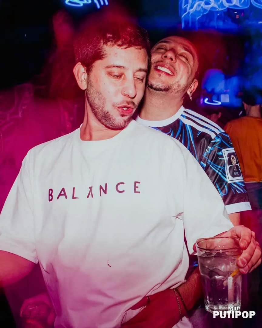 FEL!ZA Club LGBTIQ Buenos Aires — Que vas a hacer hoy? Nosotres ya estamos aca
www.felizarcoiris.com
FEL!ZA
Tu