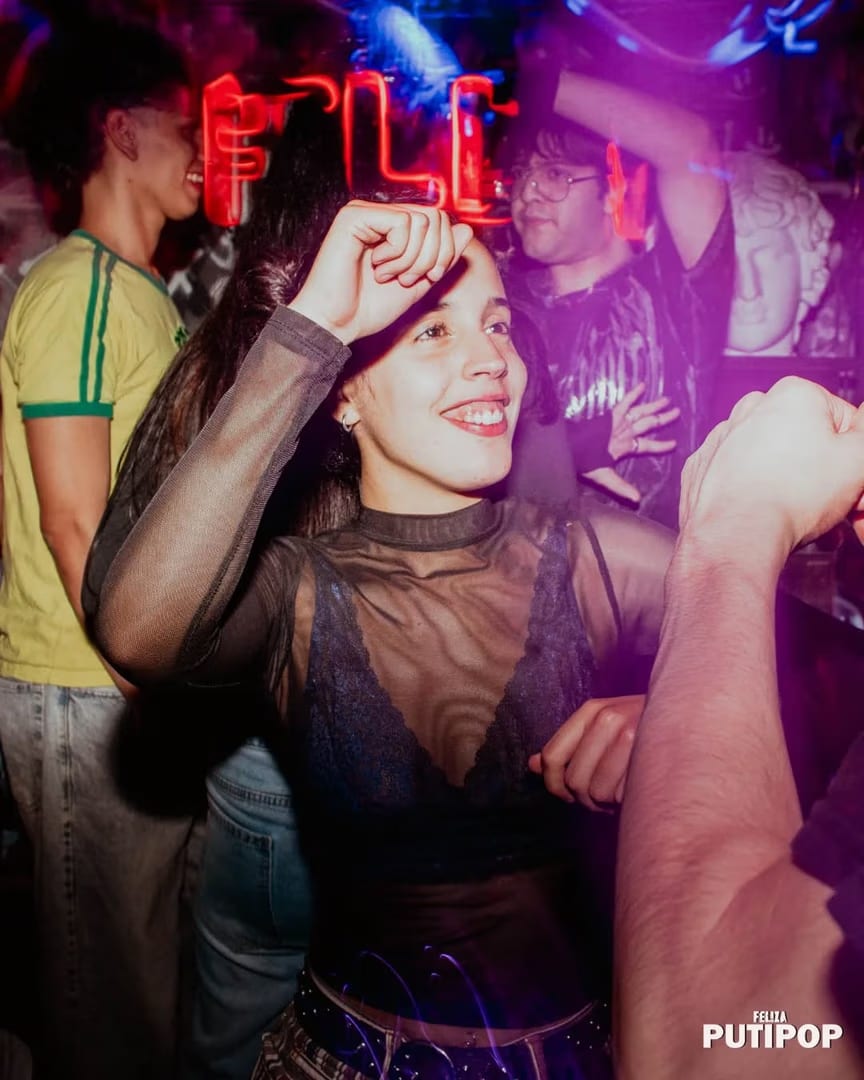 FEL!ZA Club LGBTIQ Buenos Aires — ************ SABADO PUTIPOP************
.................................2000s..