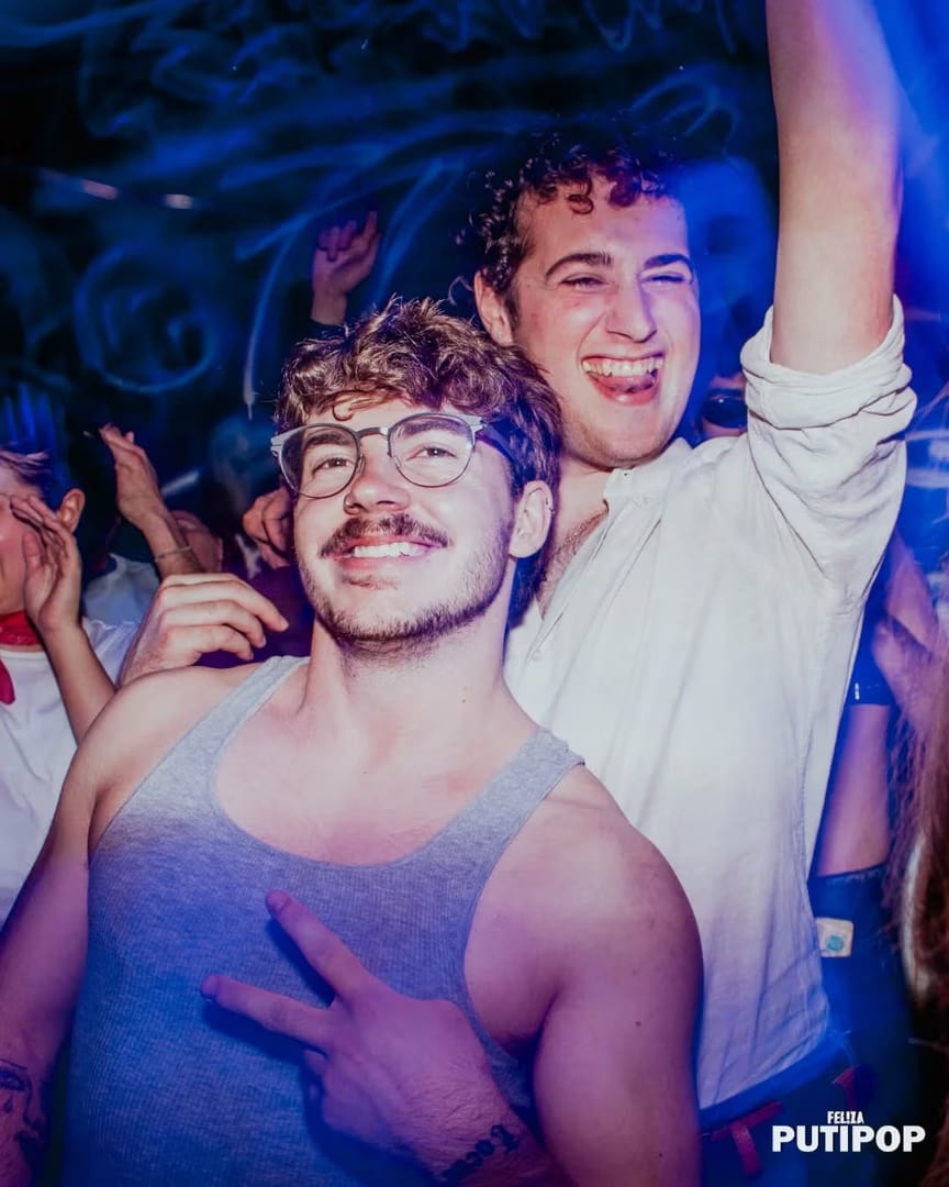 FEL!ZA Club LGBTIQ Buenos Aires — ************ SABADO PUTIPOP************
.................................2000s..