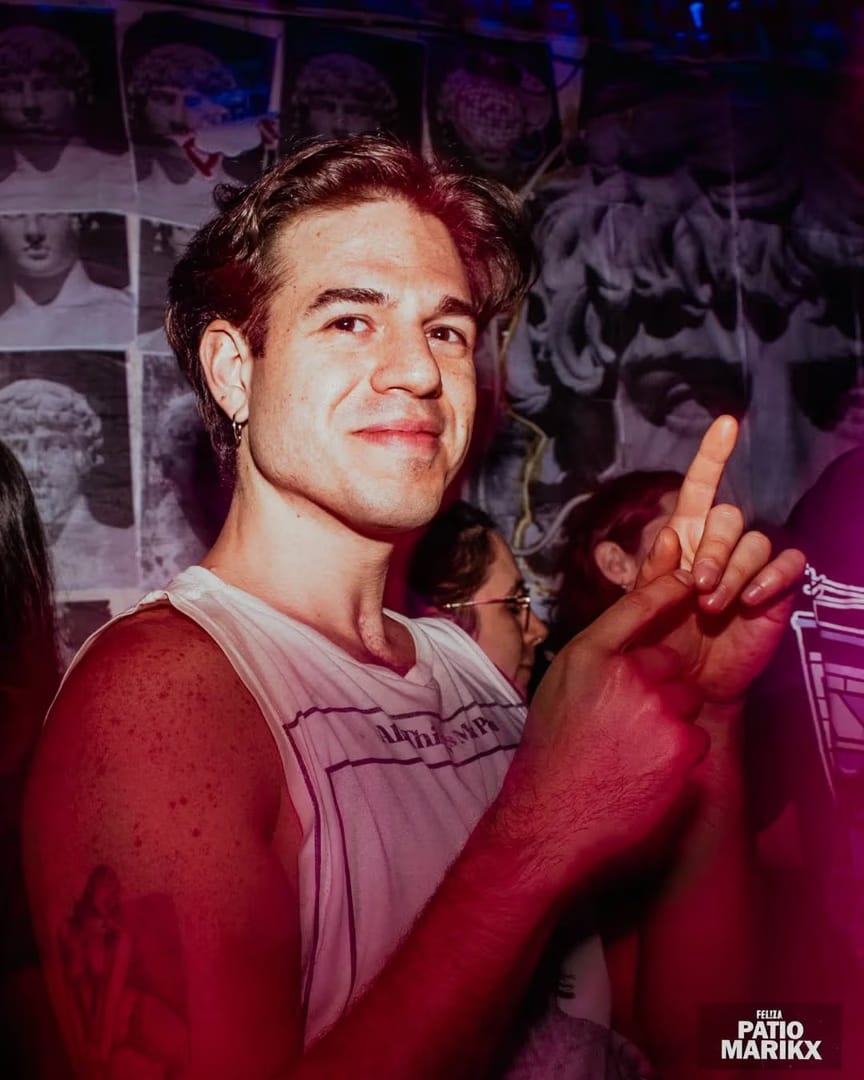 FEL!ZA Club LGBTIQ Buenos Aires — ×××××××VIERNES PATIO MARIKX ××××××
..............QUE NO TE LO CUENTEN...........