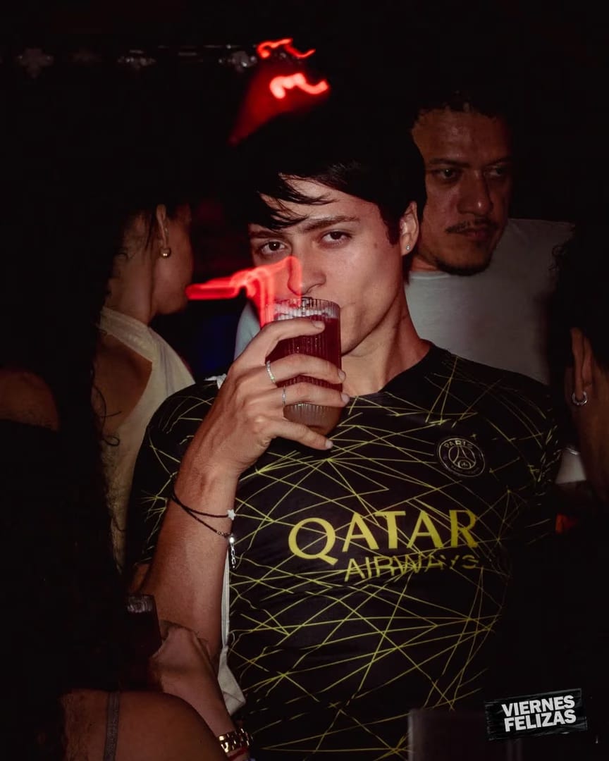 FEL!ZA Club LGBTIQ Buenos Aires — No llegues tarde
20 a 23h Viernes Sunset
24h POP vs PERREO
FEL!ZA
Hasta las 5