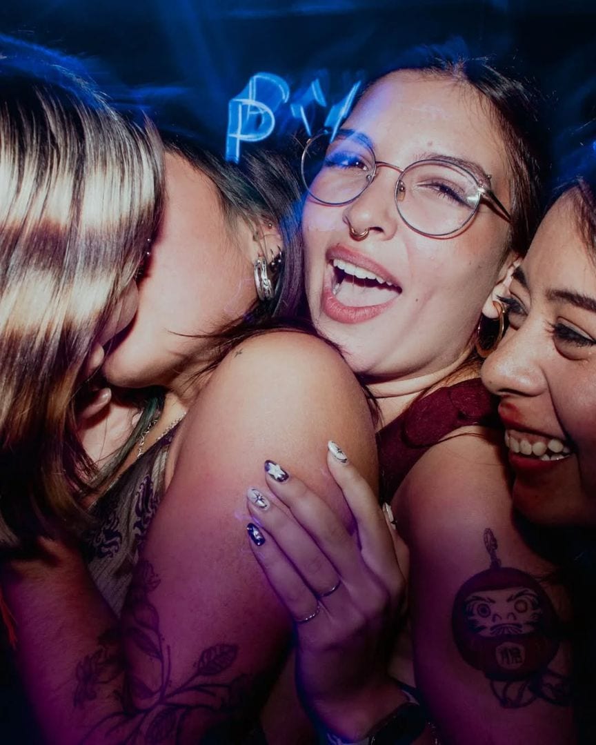 FEL!ZA Club LGBTIQ Buenos Aires — Lista para la primera FIESTA FEMME?

Hoy  DOMINGO 24/5 PREFERIADO 
LA FIESTA LES