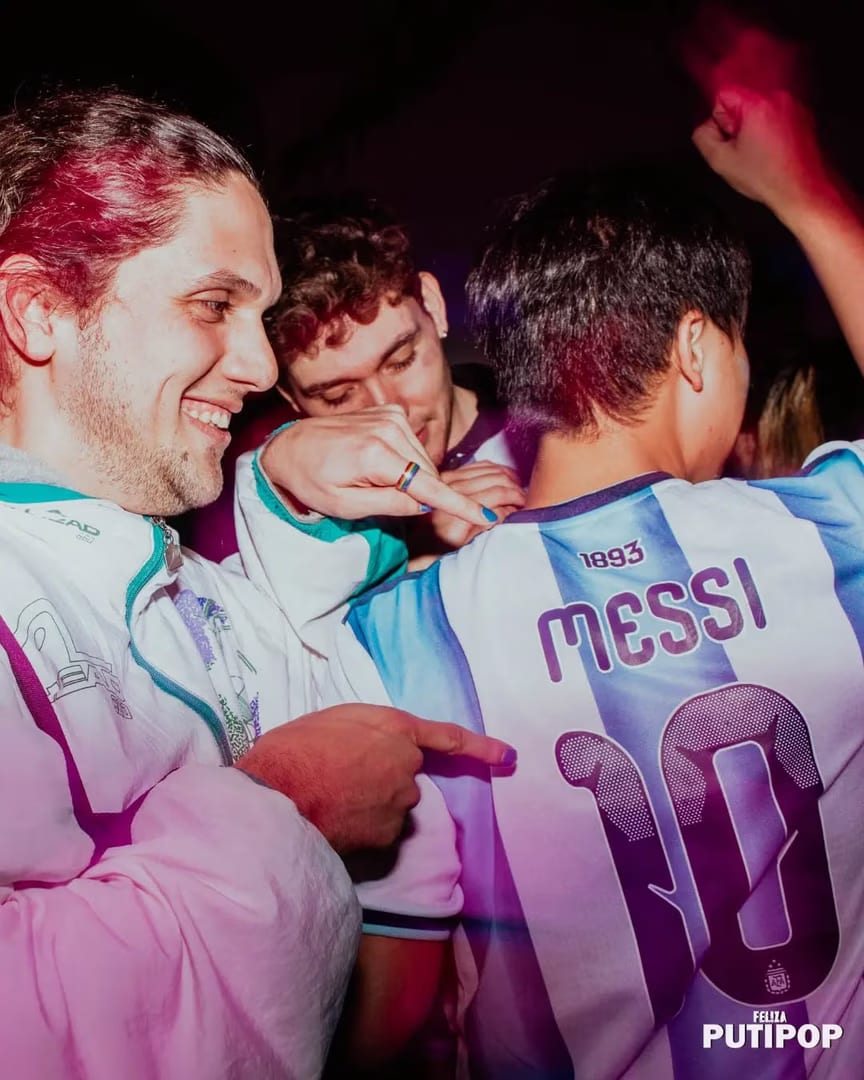 FEL!ZA Club LGBTIQ Buenos Aires — Que vas a hacer hoy? Nosotres ya estamos aca
www.felizarcoiris.com
FEL!ZA
Tu