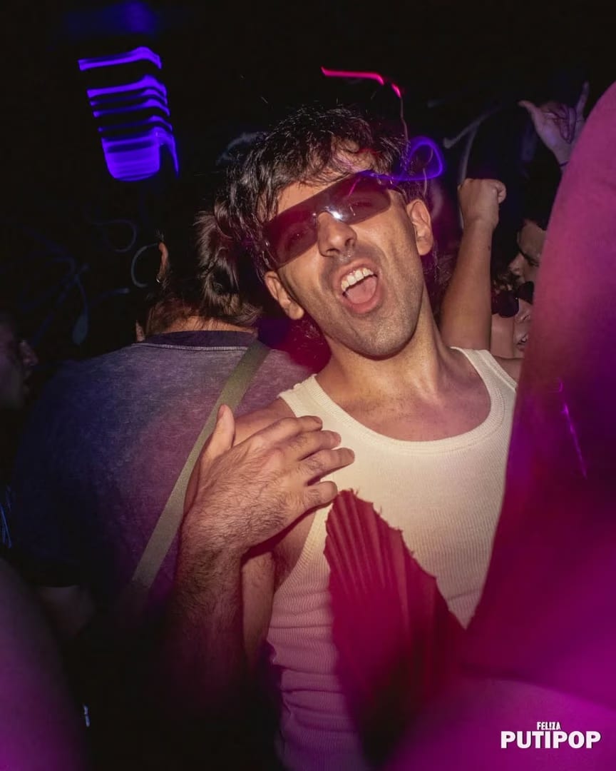FEL!ZA Club LGBTIQ Buenos Aires — ***** SABADO PUTIPOP******
UNIVERSO QUEER
20h KARAOKE TEMPRANERO DELFINES
22h