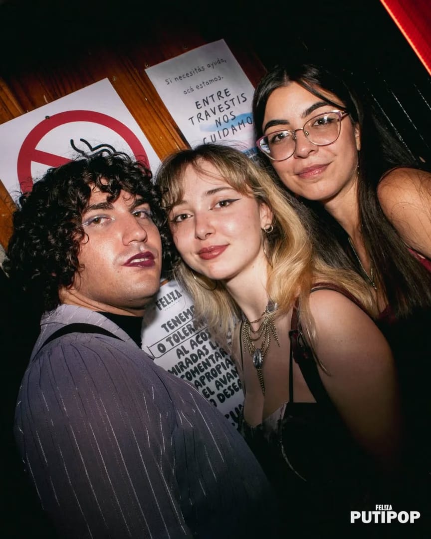 FEL!ZA Club LGBTIQ Buenos Aires — * SABADO 7M
NO ES UNA FIESTA, ES UN UNIVERSO
21h CINE DEBATE LESBICO "BUT IM A