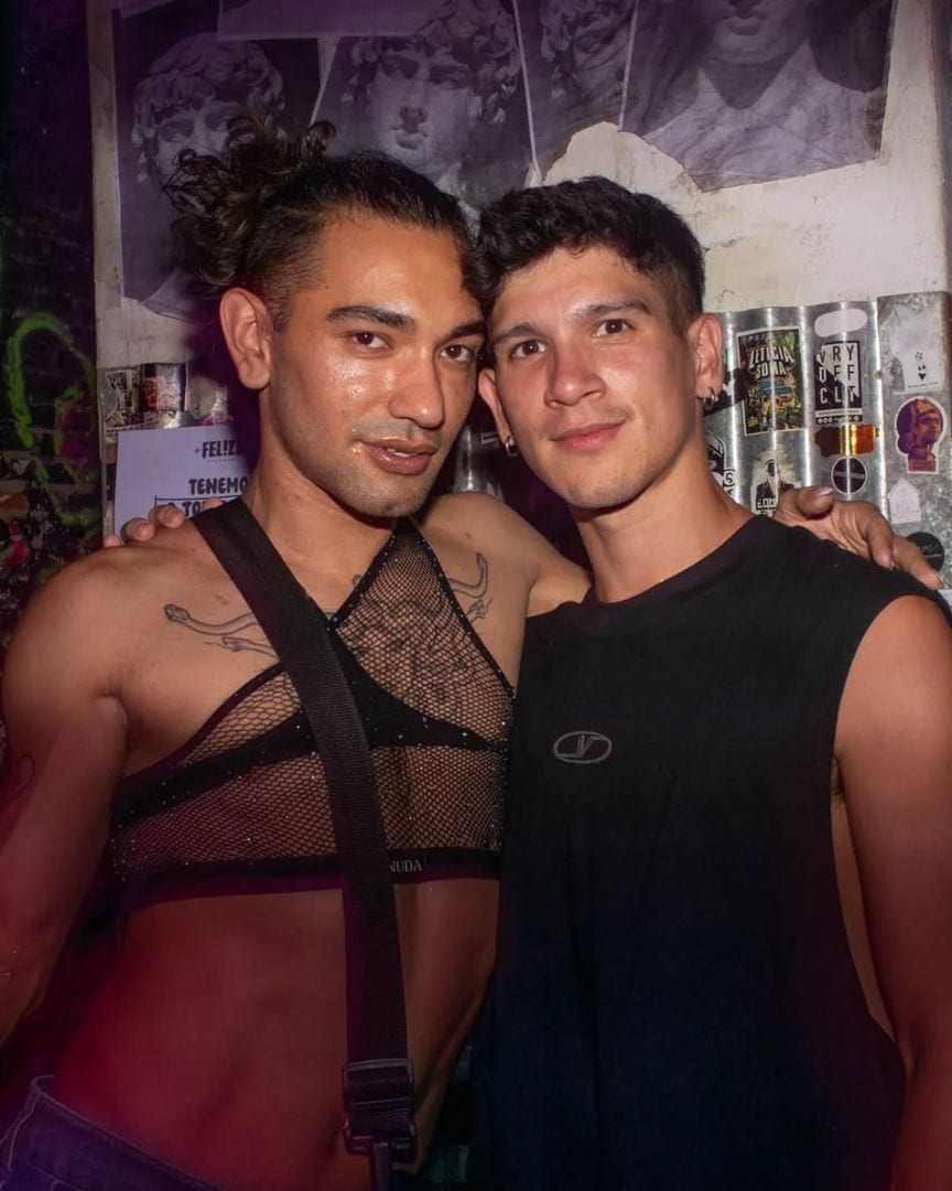 FEL!ZA Club LGBTIQ Buenos Aires — Musica, flash y gente arcoiris

FEL!ZA 
🌈 Tu oasis LGTBIQ en el medio de la ciu