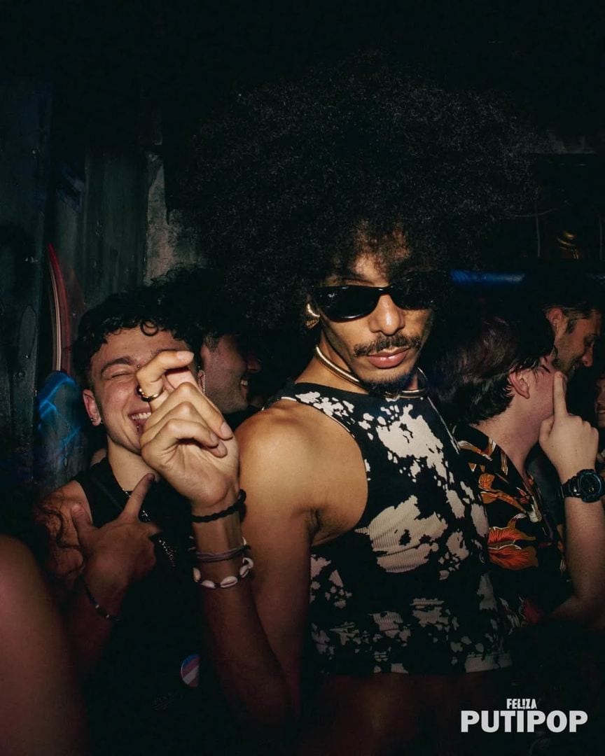 FEL!ZA Club LGBTIQ Buenos Aires — Un Caos maravilloso
Apertura 20h a 6am

FEL!ZA 
Tu oasis LGTBIQ en el medio de l