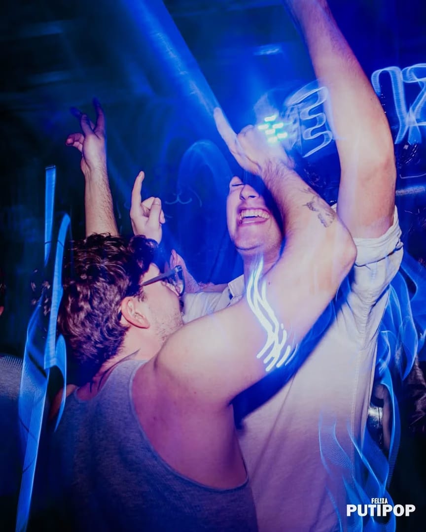 FEL!ZA Club LGBTIQ Buenos Aires — ************ SABADO PUTIPOP************
.................................2000s..