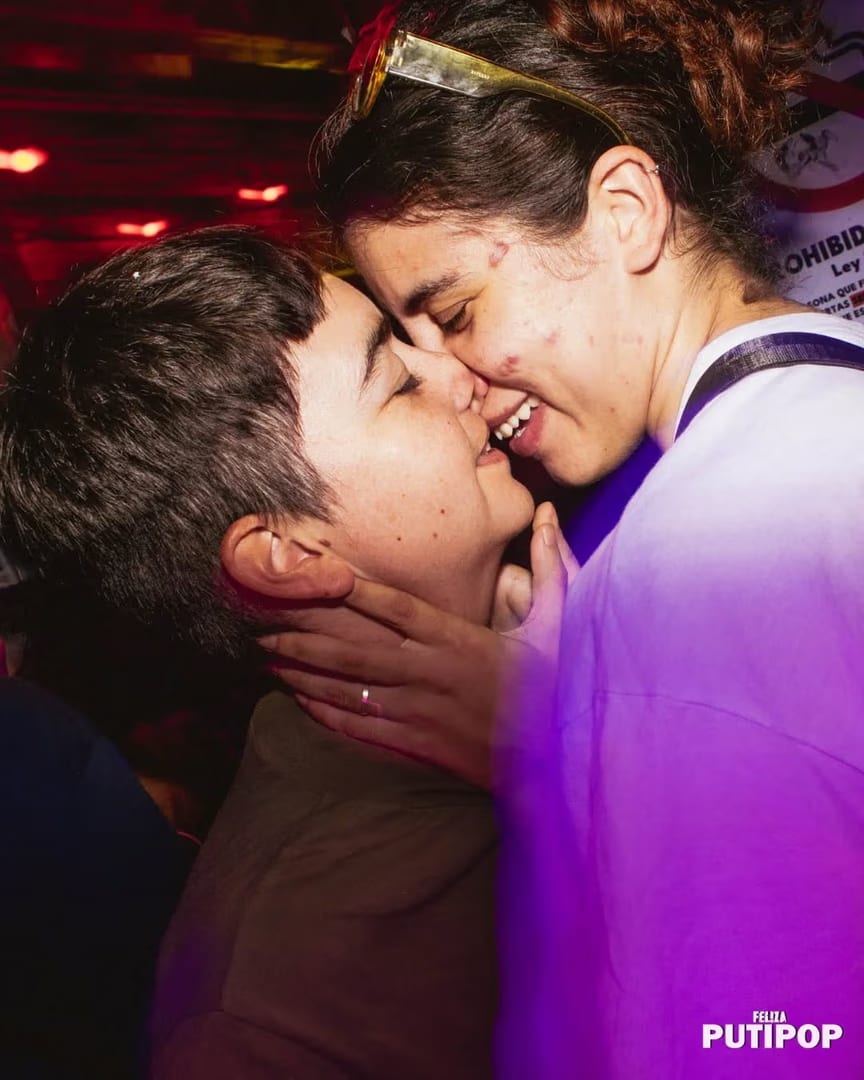 FEL!ZA Club LGBTIQ Buenos Aires — ***** SABADO PUTIPOP******
UNIVERSO QUEER
20h KARAOKE TEMPRANERO DELFINES
22h