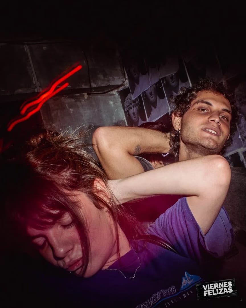 FEL!ZA Club LGBTIQ Buenos Aires — No llegues tarde
20 a 23h Viernes Sunset
24h POP vs PERREO
FEL!ZA
Hasta las 5
