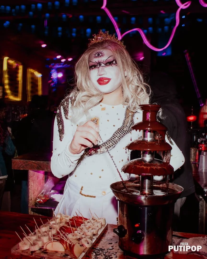 FEL!ZA Club LGBTIQ Buenos Aires — Ojo aca entramos en calor
Rodeate de gente multicolor y se feliza.

Mas info  en