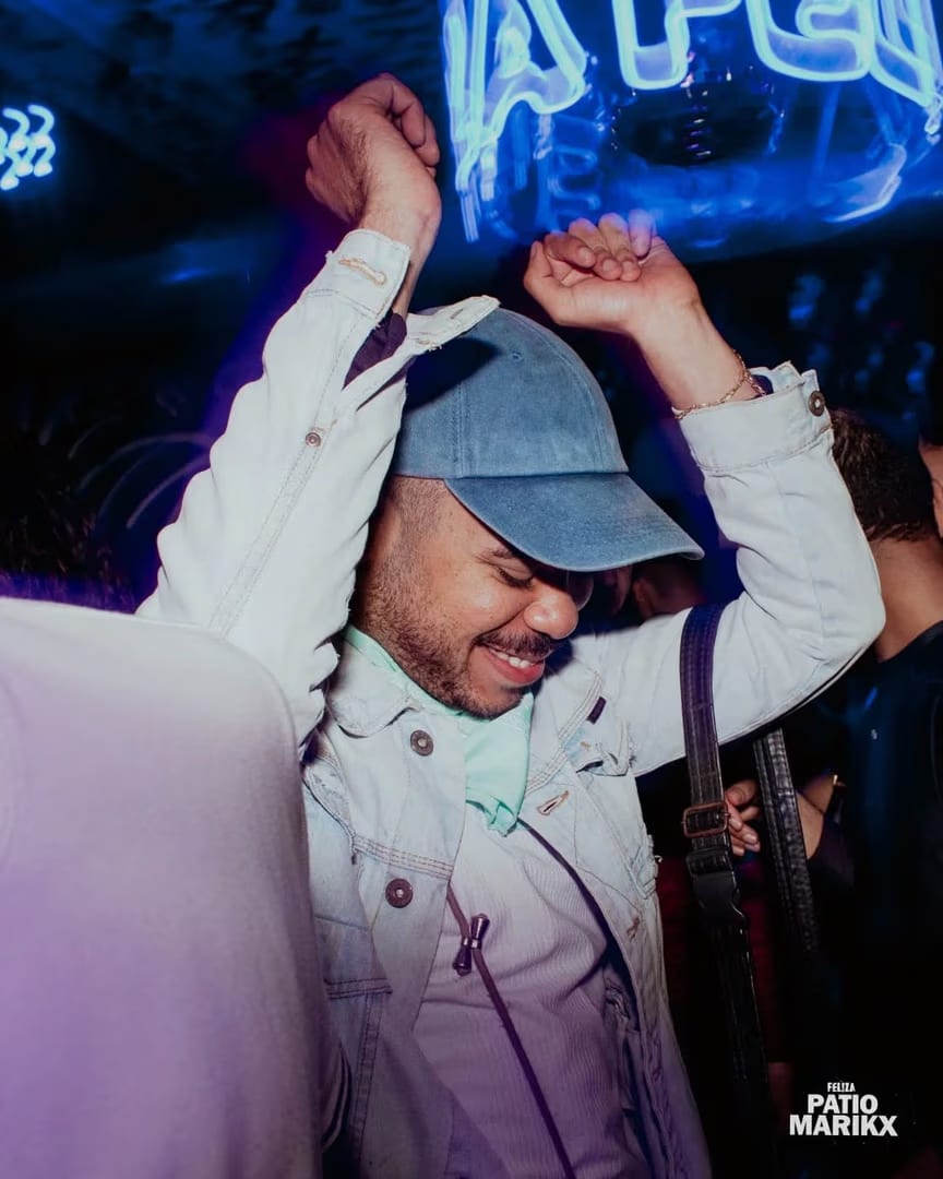FEL!ZA Club LGBTIQ Buenos Aires — ×××××××VIERNES PATIO MARIKX ××××××
..............QUE NO TE LO CUENTEN...........