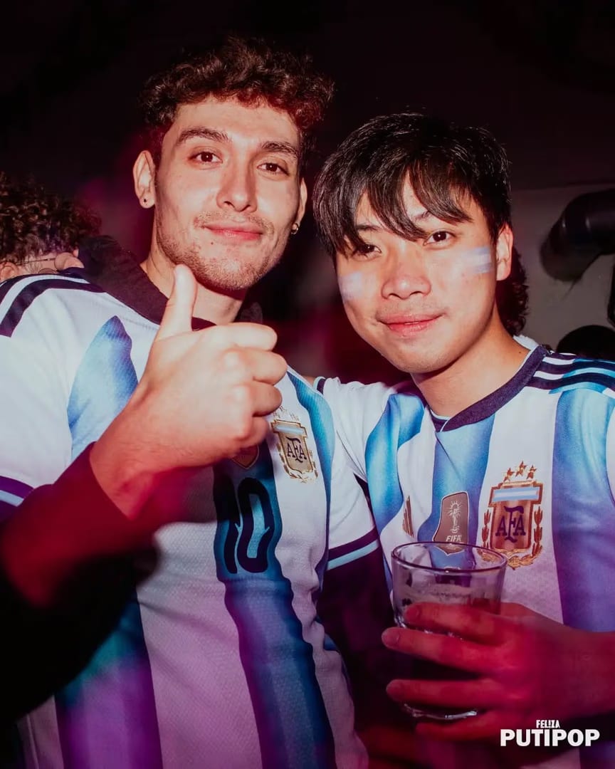 FEL!ZA Club LGBTIQ Buenos Aires — Que vas a hacer hoy? Nosotres ya estamos aca
www.felizarcoiris.com
FEL!ZA
Tu